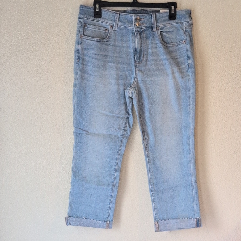 American Eagle Outfitters Light Wash Cropped Jeans